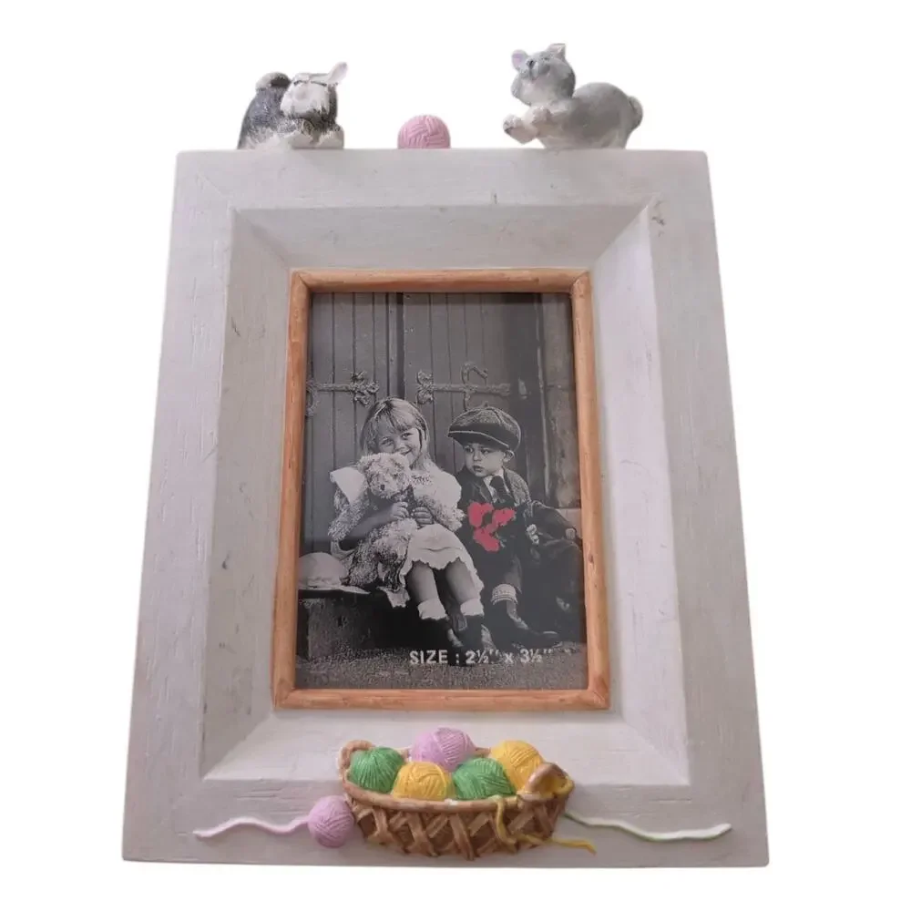 Kittens & Yarn Photo Frame 2.5